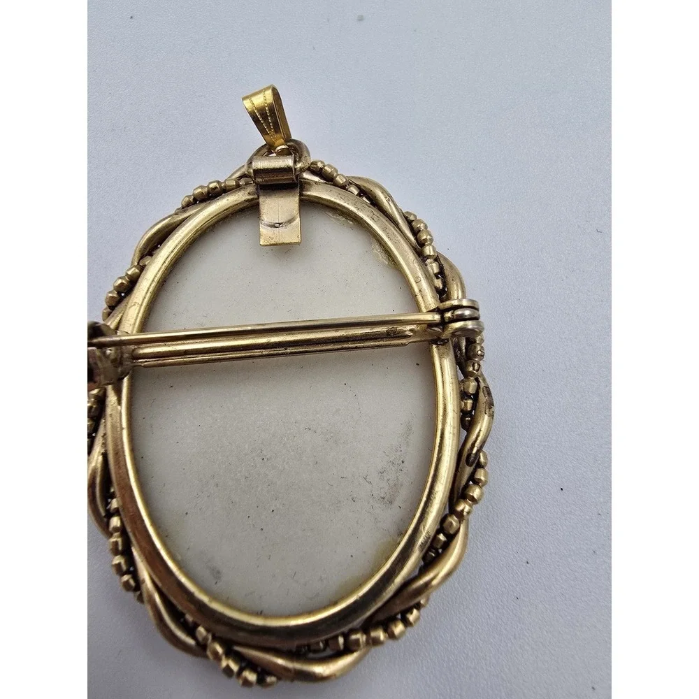 Vintage Hand Painted Floral Brooch Pin Pendant Gold Tone Blue Flowers Signed - Picture 6 of 6